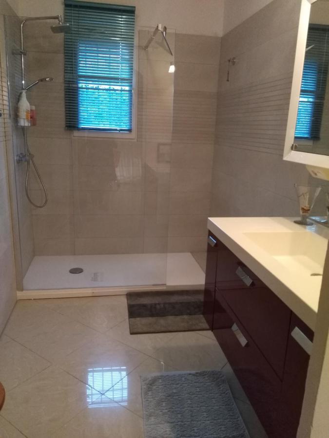 Chambres De La Terre Blanche Sanary-sur-Mer Luaran gambar