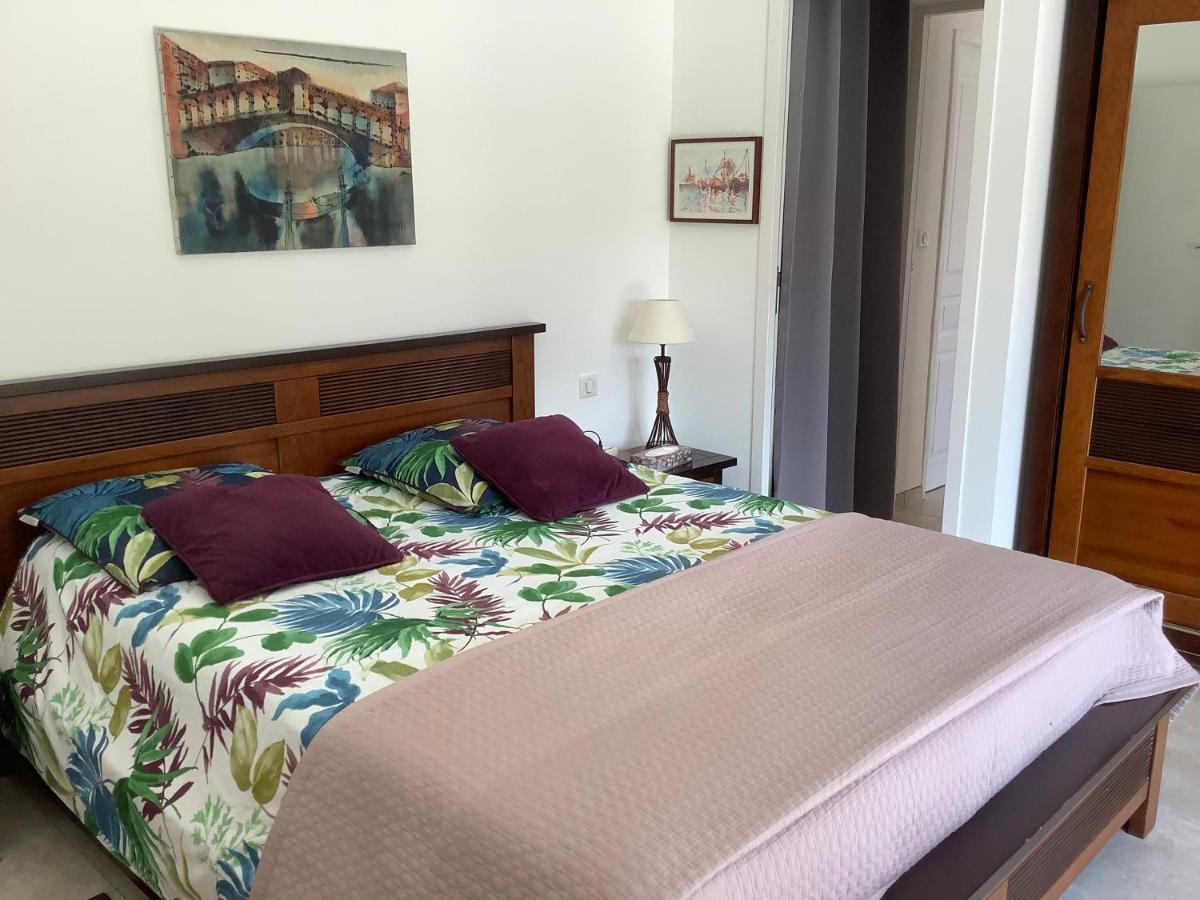 Chambres De La Terre Blanche Sanary-sur-Mer Luaran gambar